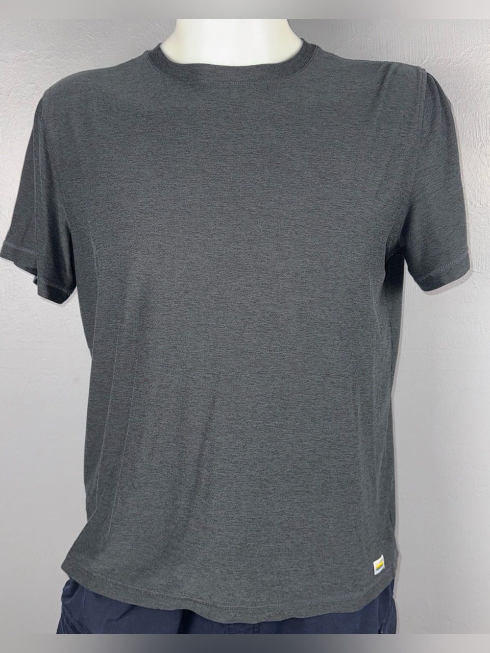 Vuori Strato T-Shirt M? Dark Gray Performance Lightweight Gym Running *READ